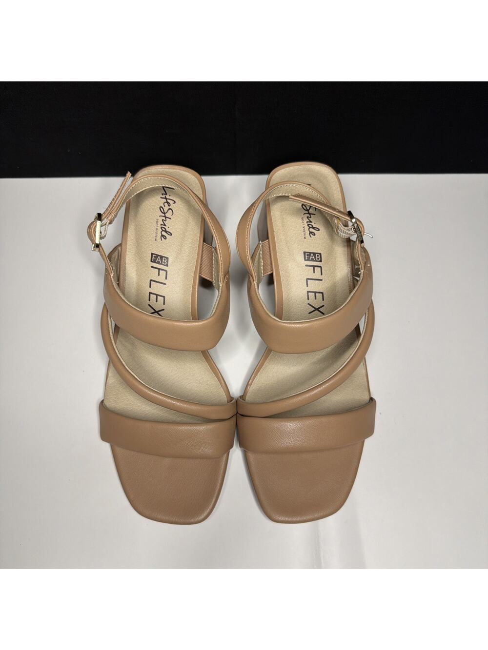 Life Stride Celia Womens Siena Beige Strappy Block Heel Sandals Size 8.5 Wide